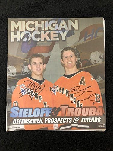 Jacob Trueb i Patrick Siloff potpisali su ugovor s hokejaškim časopisom u Michiganu, a NHL časopisi s autogramima