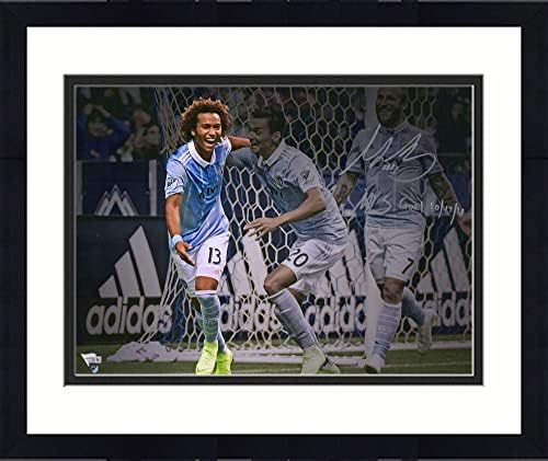 Uokvireni Gianluca Busio Sporting Kansas City Autographed 16 x 20 Plava prva MLS proslava golova fotografija s 1. MLS gol,