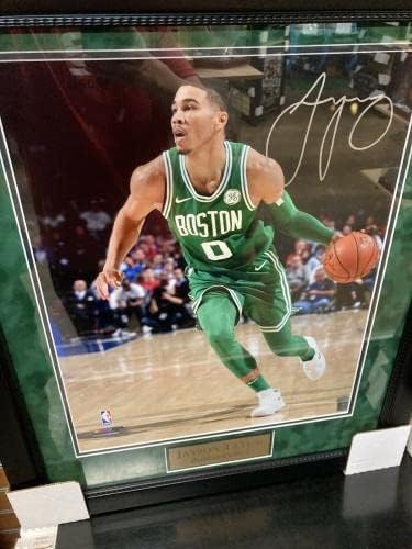 Jayson Tatum potpisao je autogramiranu fotografiju uokviren na 20x24 NEP - Autografirane NBA fotografije